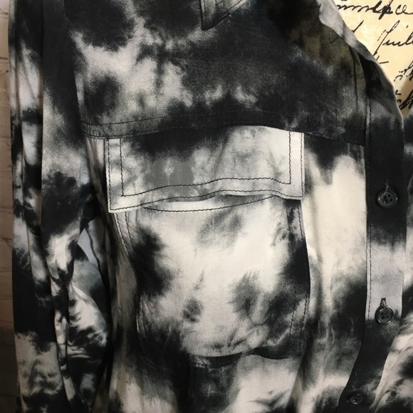 a.n.a A New Approach long sleeve tie dye rayon shirt - Picture 4 of 10
